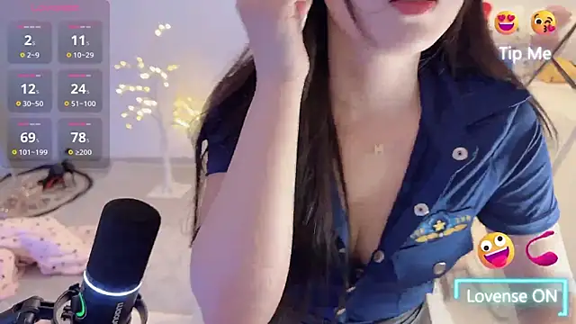 Unique-yiyi online show from February 2025 01:38:01 PM