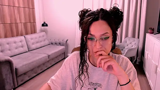 Amazingeyes88 online show from June 2026 11:35:02 AM