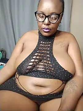 Snapshot of CHERRYYUMMY chatting on June 2026 07:19:01 PM CHERRYYUMMY online show from June 2026 07:19:01 PM