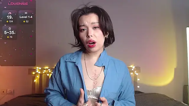 Snapshot of Mellovely chatting on January 2025 03:40:02 PM Mellovely online show from January 2025 03:40:02 PM