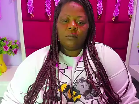 Snapshot of rocio_bbw_ chatting on December 2025 04:57:02 PM rocio bbw online show from December 2025 04:57:02 PM