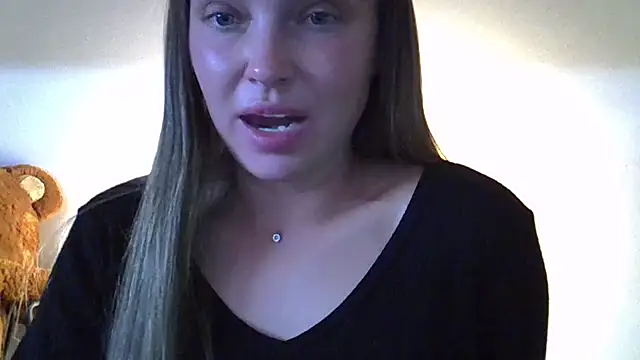 Snapshot of Lucky_Anna chatting on September 2025 09:47:02 PM Lucky Anna online show from September 2025 09:47:02 PM