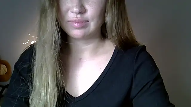 Snapshot of Lucky_Anna chatting on January 2026 10:01:01 PM Lucky Anna online show from January 2026 10:01:01 PM