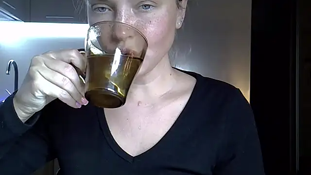 Snapshot of Lucky_Anna chatting on February 2026 09:41:01 PM Lucky Anna online show from February 2026 09:41:01 PM