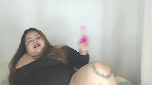 Snapshot of lovemyfatpussy chatting on November 2025 05:43:01 AM lovemyfatpussy online show from November 2025 05:43:01 AM