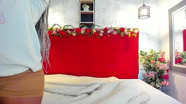 Snapshot of SilvannaFit chatting on June 2026 11:20:02 AM SilvannaFit online show from June 2026 11:20:02 AM