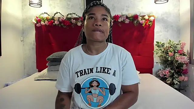 Snapshot of SilvannaFit chatting on July 2026 11:16:02 AM SilvannaFit online show from July 2026 11:16:02 AM