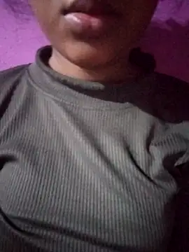 Snapshot of Shivani_Tivari chatting on January 2025 06:45:02 PM Shivani Tivari online show from January 2025 06:45:02 PM