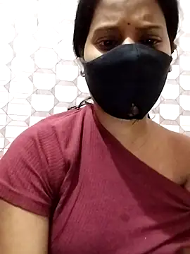 Snapshot of Shivani_Tivari chatting on February 2025 06:24:01 PM Shivani Tivari online show from February 2025 06:24:01 PM