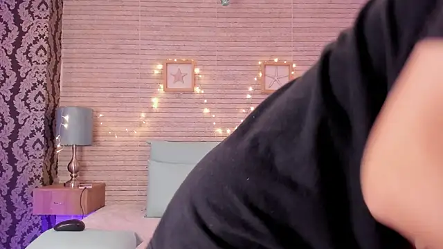 Snapshot of Catalinna_Thompson chatting on December 2024 06:05:01 PM Catalinna Thompson online show from December 2024 06:05:01 PM