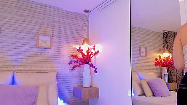 Snapshot of Catalinna_Thompson chatting on October 2025 11:44:02 AM Catalinna Thompson online show from October 2025 11:44:02 AM