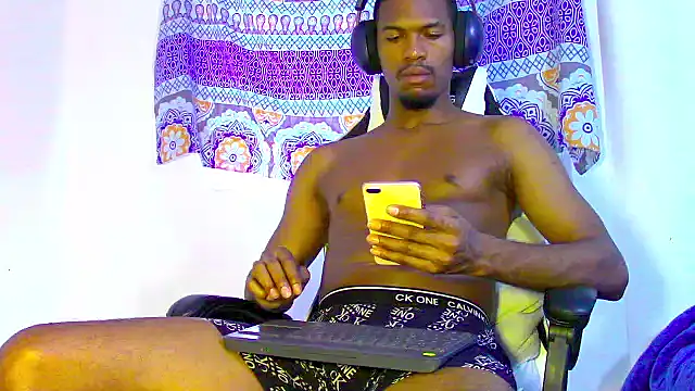 Amir mikelsen online show from September 2025 08:11:02 PM