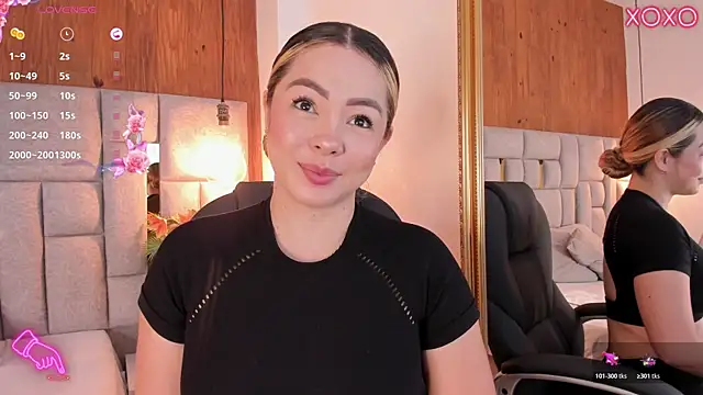 Saori newman online show from November 2025 12:04:02 PM