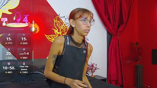 Lunamistyc online show from December 2025 07:43:02 PM