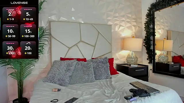 Valery Diamond online show from November 2025 04:23:02 AM