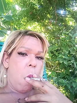 blondebitchlitle online show from December 2025 06:25:02 PM