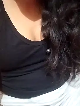 Snapshot of Tamilmayill chatting on February 2025 04:14:02 PM Tamilmayill online show from February 2025 04:14:02 PM