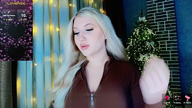 Evacadooo online show from December 2025 10:22:01 AM