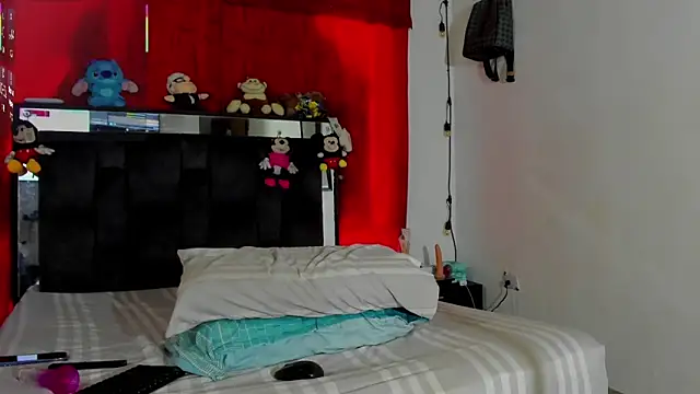 chloe vasquez710 online show from February 2025 04:17:02 PM