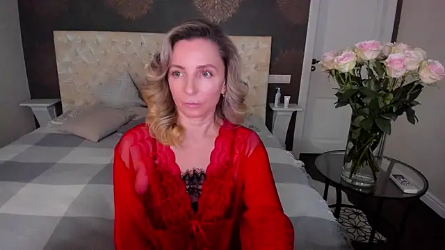 Snapshot of AllisonWilliams chatting on October 2025 05:31:01 PM AllisonWilliams online show from October 2025 05:31:01 PM