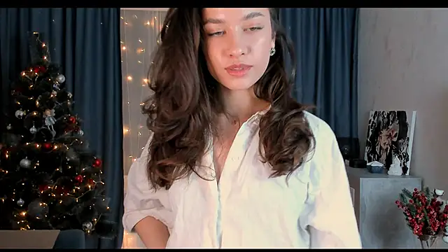 Snapshot of EmeliaReaper chatting on February 2025 02:44:02 AM EmeliaReaper online show from February 2025 02:44:02 AM