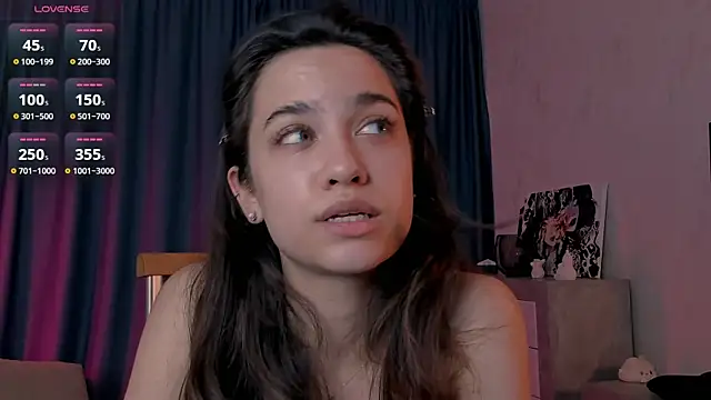 Snapshot of EmeliaReaper chatting on October 2025 10:10:01 PM EmeliaReaper online show from October 2025 10:10:01 PM