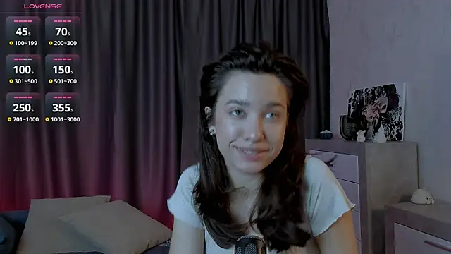 Snapshot of EmeliaReaper chatting on October 2025 07:36:02 PM EmeliaReaper online show from October 2025 07:36:02 PM