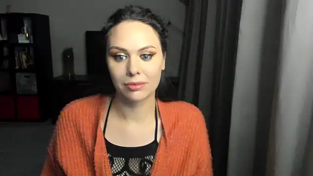 Snapshot of MollyCheiz chatting on December 2024 02:05:01 AM MollyCheiz online show from December 2024 02:05:01 AM