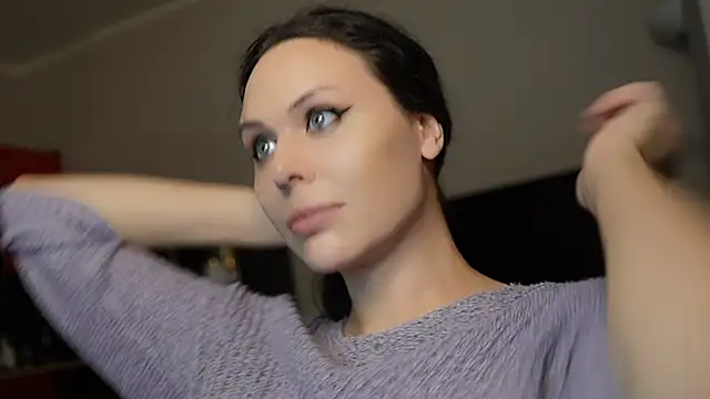 Snapshot of MollyCheiz chatting on December 2024 10:34:02 PM MollyCheiz online show from December 2024 10:34:02 PM