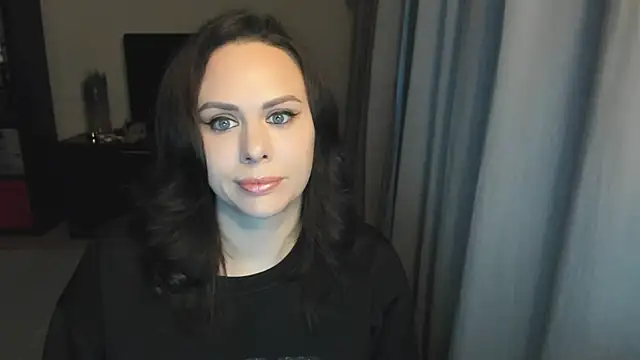 Snapshot of MollyCheiz chatting on October 2025 01:48:02 PM MollyCheiz online show from October 2025 01:48:02 PM