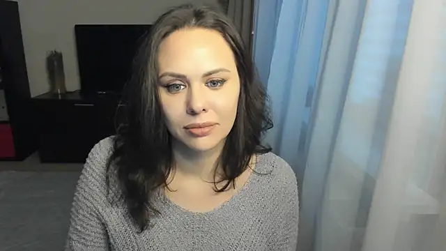 Snapshot of MollyCheiz chatting on November 2025 01:10:01 PM MollyCheiz online show from November 2025 01:10:01 PM