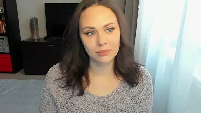 Snapshot of MollyCheiz chatting on November 2025 12:05:02 PM MollyCheiz online show from November 2025 12:05:02 PM