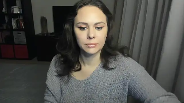 Snapshot of MollyCheiz chatting on December 2025 03:52:01 PM MollyCheiz online show from December 2025 03:52:01 PM