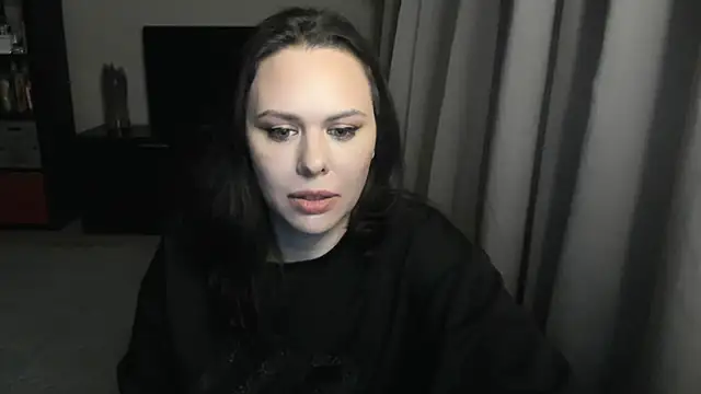 Snapshot of MollyCheiz chatting on December 2025 07:53:02 PM MollyCheiz online show from December 2025 07:53:02 PM