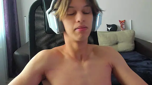 Ostin meow online show from October 2025 04:01:02 AM