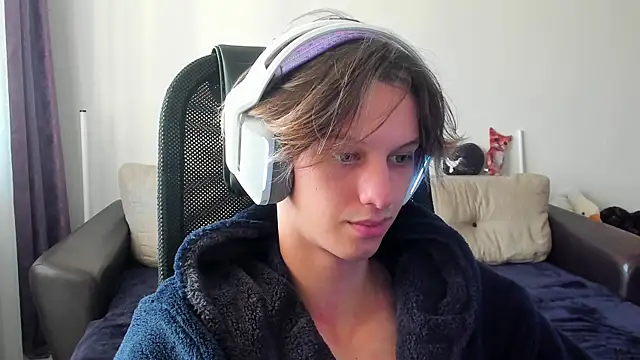 Ostin meow online show from October 2025 10:06:01 AM