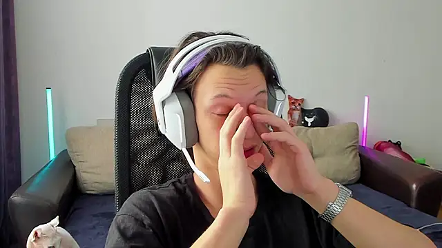 Ostin meow online show from March 2026 07:03:01 AM