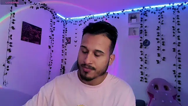 Raf brunette online show from December 2024 01:17:02 PM