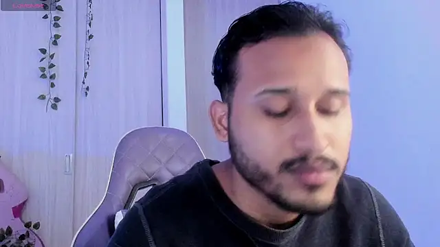 Raf brunette online show from April 2026 02:20:01 PM