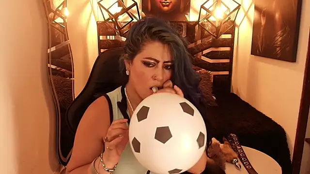 Snapshot of scarleth_blue chatting on July 2026 03:02:02 AM scarleth blue online show from July 2026 03:02:02 AM