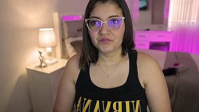 Camilaa bueno online show from December 2024 03:44:01 PM