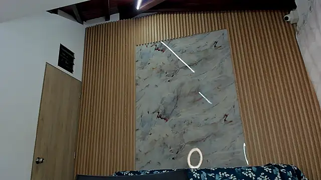 Any topless online show from November 2025 11:05:01 AM