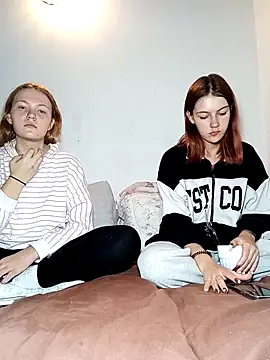 ella grays online show from October 2025 03:54:01 PM