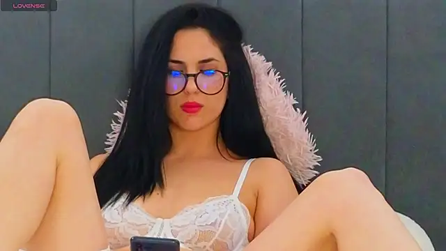 LauraMirage online show from November 2025 08:44:01 PM