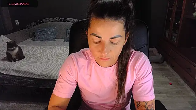 Snapshot of Aria_Dl chatting on November 2025 06:19:02 PM Aria Dl online show from November 2025 06:19:02 PM