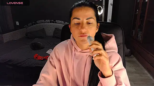 Snapshot of Aria_Dl chatting on December 2025 01:31:02 PM Aria Dl online show from December 2025 01:31:02 PM