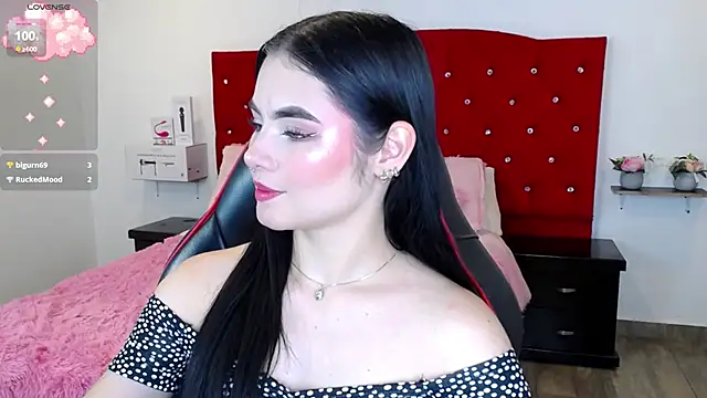 Snapshot of Miah_hilton2 chatting on December 2024 11:57:01 PM Miah hilton2 online show from December 2024 11:57:01 PM