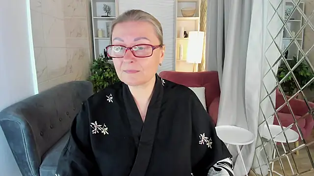 AlexandraKind online show from October 2025 08:46:02 PM