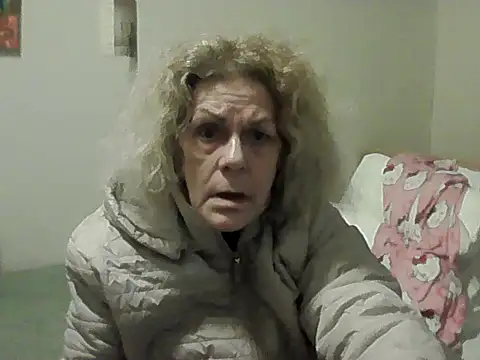 Snapshot of housewife_shantie chatting on February 2026 02:58:02 PM housewife shantie online show from February 2026 02:58:02 PM