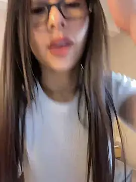 Snapshot of EymiCuper chatting on February 2025 07:52:01 PM EymiCuper online show from February 2025 07:52:01 PM